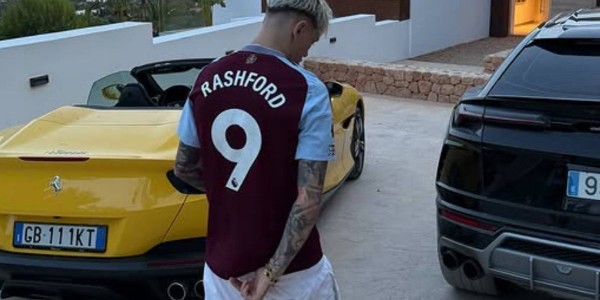 穿拉师傅球衣英媒：曼联对加纳乔感到愤怒，或接受4500万报价