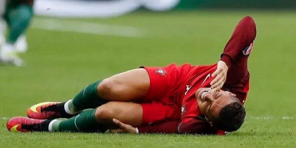 C罗遭遇沙特杯翻车，多项赛事冠军梦碎