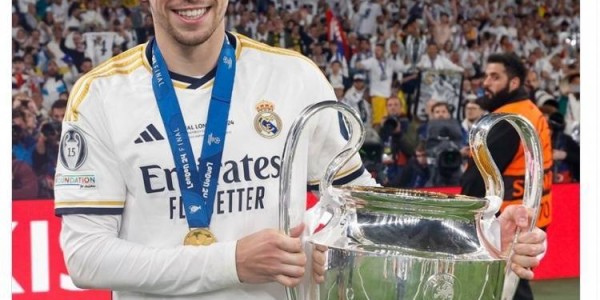 皇马官方祝巴尔韦德27岁生日快乐，加盟至今出战323场斩获14冠