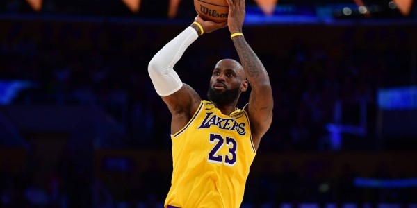 詹姆斯20+7+10肯纳德10分 湖人擒勇士3连胜