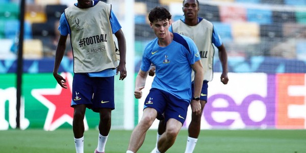 埃泽转会热刺？阿森纳虎视眈眈，夏季转会市场暗潮涌动