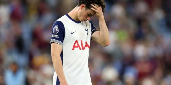 2亿豪赌！热刺把命交给英超菜鸟，图多尔首战即地狱，输球=崩盘？