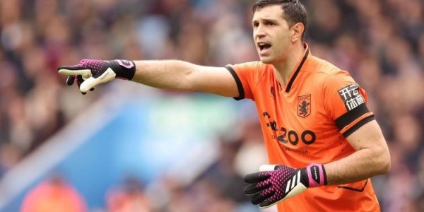 一日英超动向：曼联数据领跑成绩糟糕？萨卡过生日阿森纳给出赞美