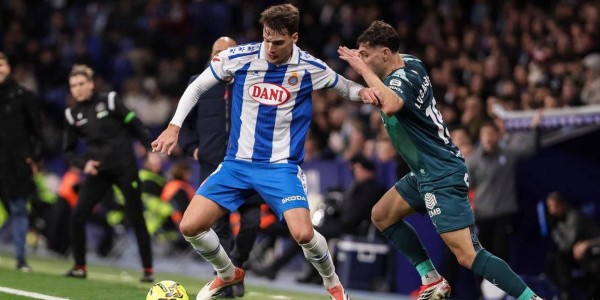 西班牙人主场遭逆转爆冷，西甲新积分榜震荡更新