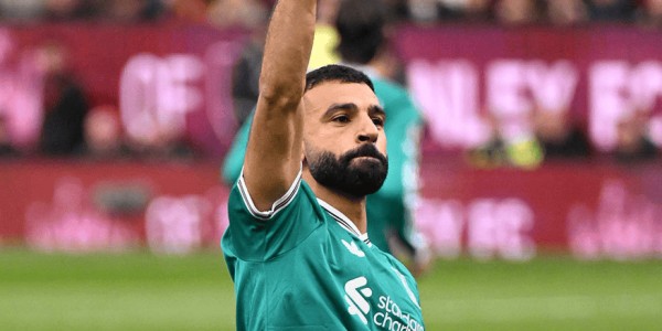 曼联旧将送点，萨拉赫点射绝杀！利物浦1-0升班马，4连胜宣战马竞