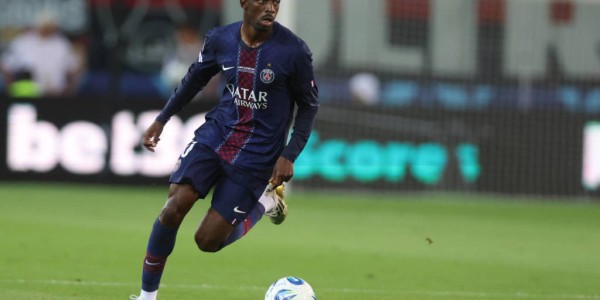 巴黎圣日耳曼的光辉与挑战：欧冠前的关键一战