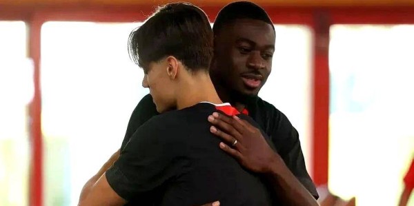 貂蝉变门神！800万铁腰锁死意甲，米兰防线让前锋浪射不慌