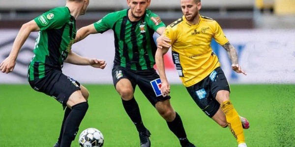 意甲：莱切VS卡利亚里